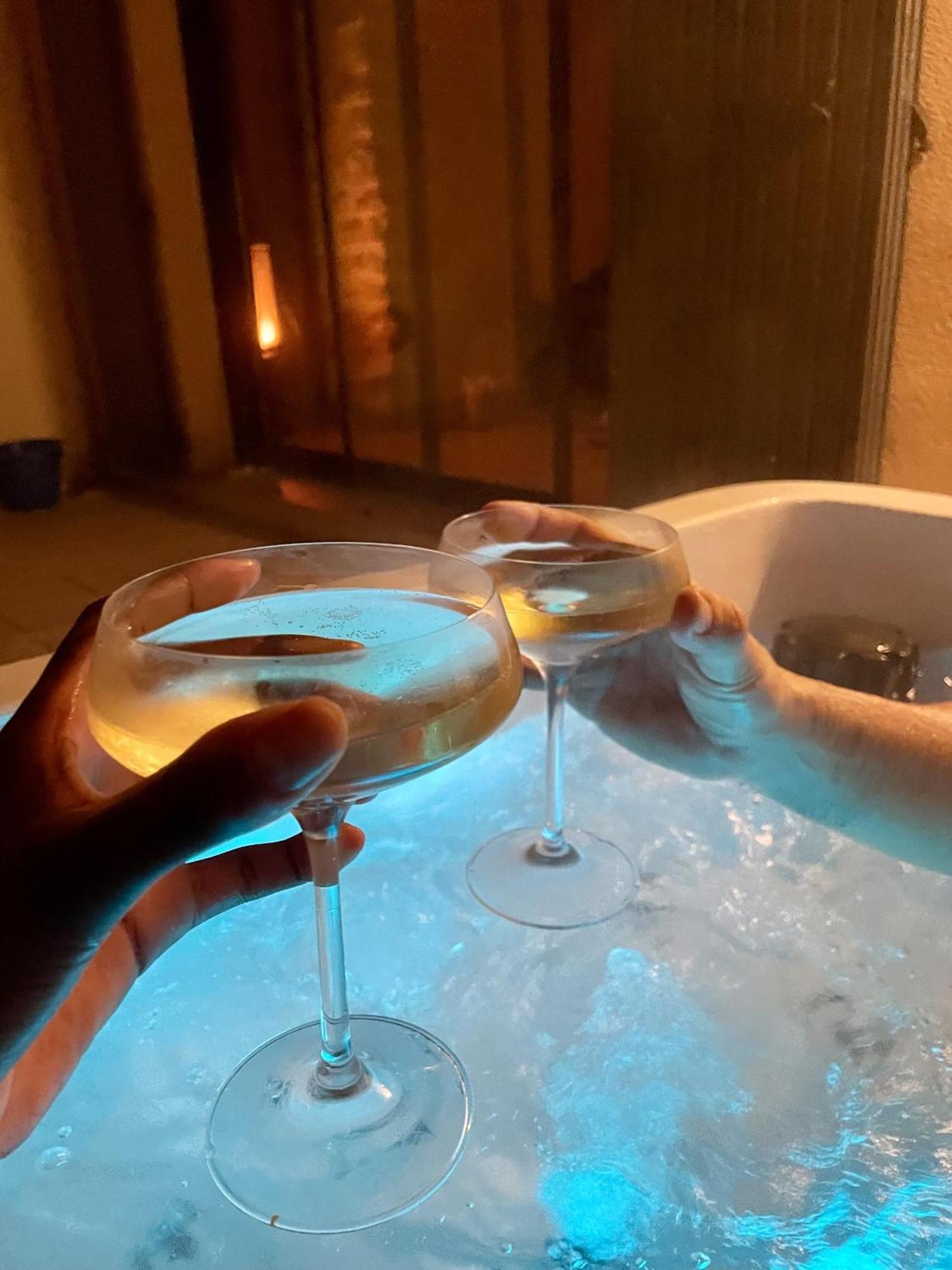 Maison De Village Avec Jacuzzi Et Garage 贝端 外观 照片